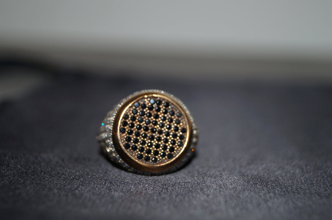 Lyxig Silverring "Noir Crown" – 13,38g med Svarta och Vita Stenar - Storlek 11