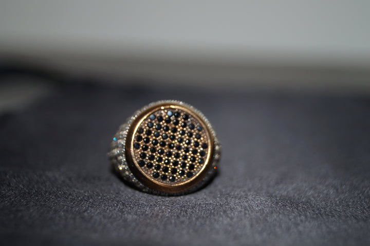 Lyxig Silverring "Noir Crown" – 13,38g med Svarta och Vita Stenar - Storlek 11