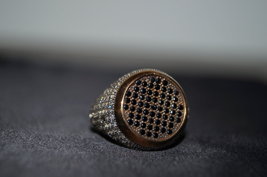 Lyxig Silverring "Noir Crown" – 13,38g med Svarta och Vita Stenar - Storlek 11