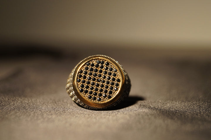 Lyxig Silverring "Noir Crown" – 13,38g med Svarta och Vita Stenar - Storlek 11