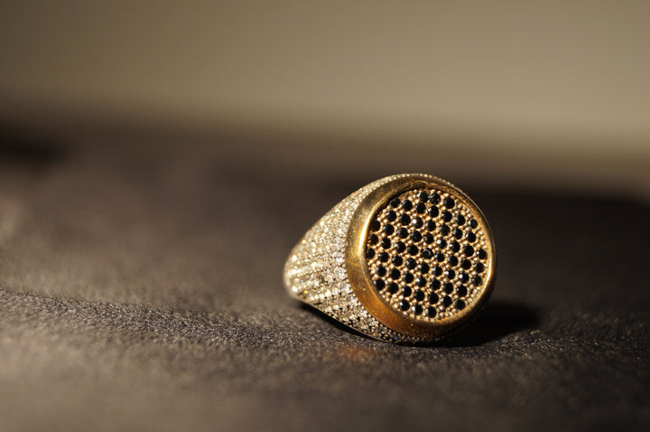 Lyxig Silverring "Noir Crown" – 13,38g med Svarta och Vita Stenar - Storlek 11