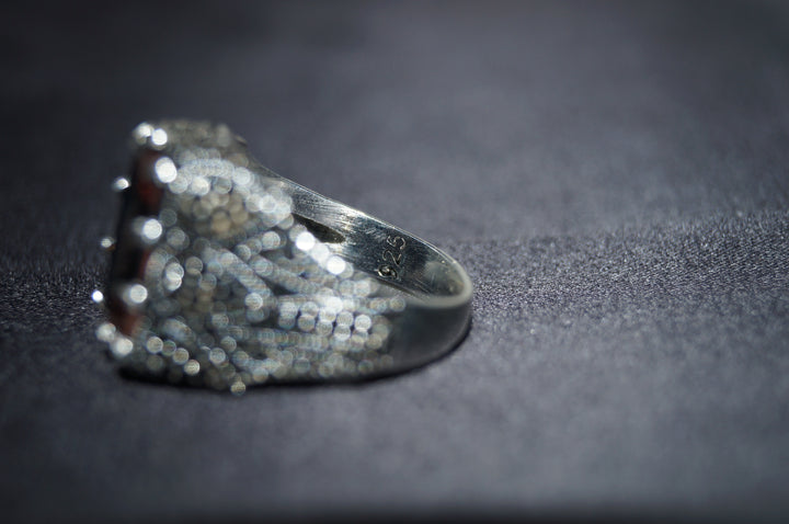 Mystique Glow – 925 Silverring med Färgskiftande Kristall, Storlek 11 & 12