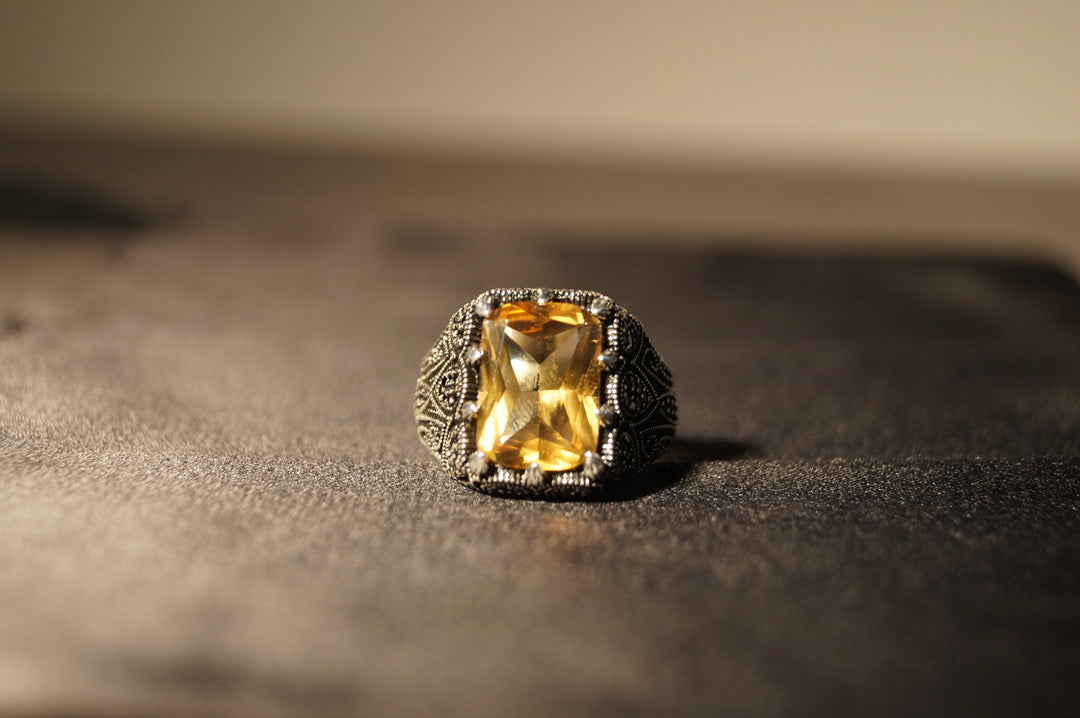 Mystique Glow – 925 Silverring med Färgskiftande Kristall, Storlek 11 & 12