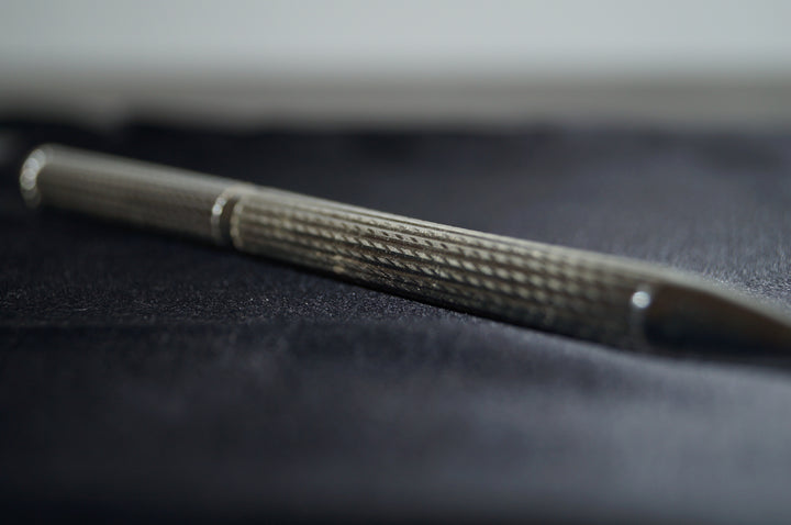 "Sterling Elegance" – Exklusiv Kulspetspenna i 925 Sterling Silver