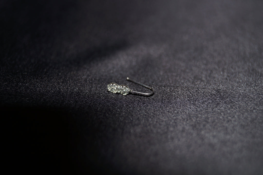 Twinkle Twin Silver Nose Ring - Elegant Näspiercing i 925 Silver med Två Klara Stenar