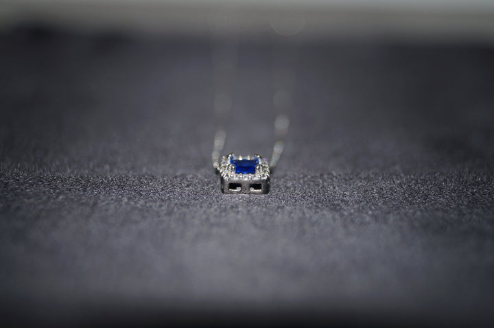 Ocean Glow Halsband i 925 Silver med Djupblå Zirconia