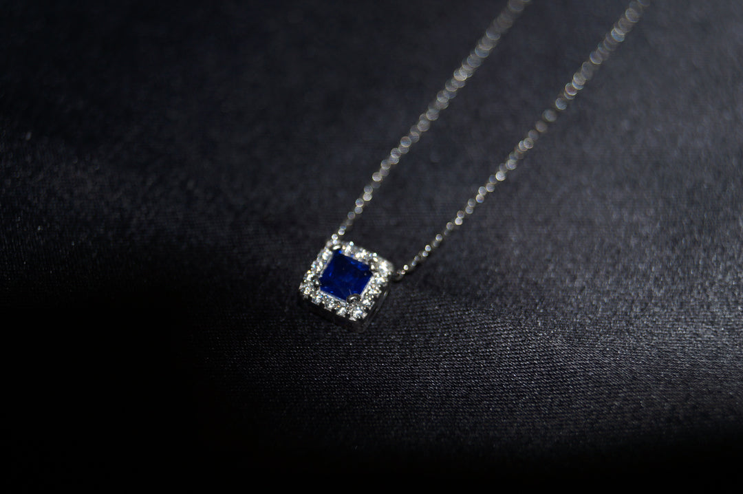 Ocean Glow Halsband i 925 Silver med Djupblå Zirconia