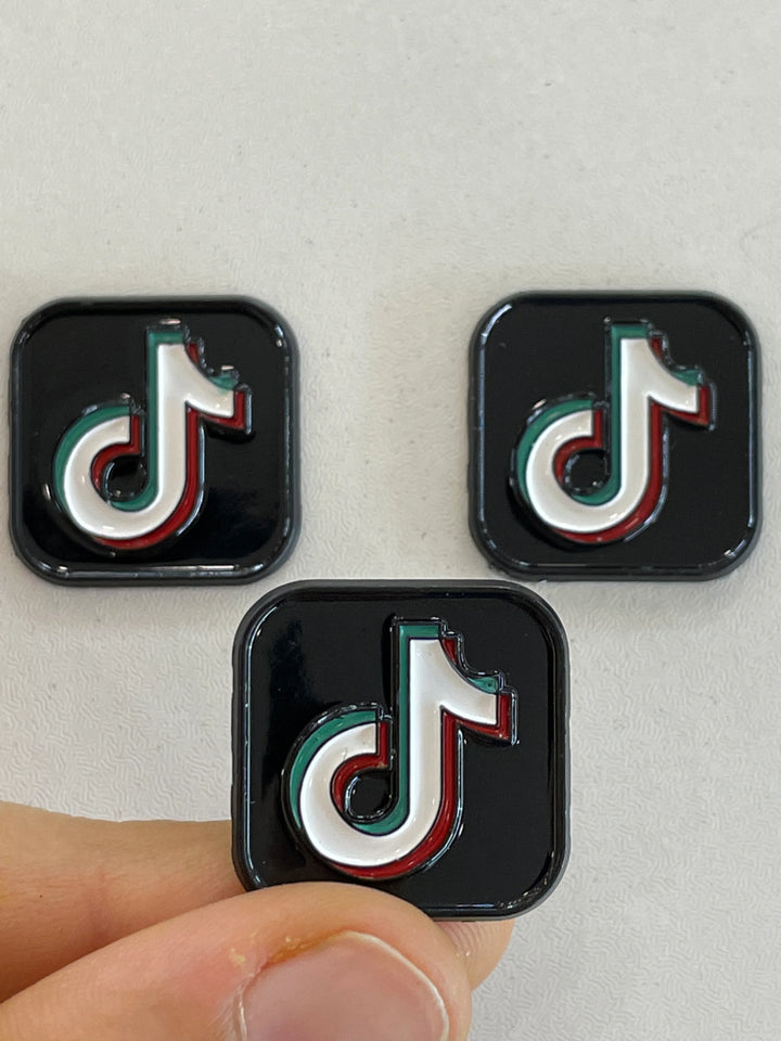 Metallstickers med egen design – Bulk (100–5000 st)