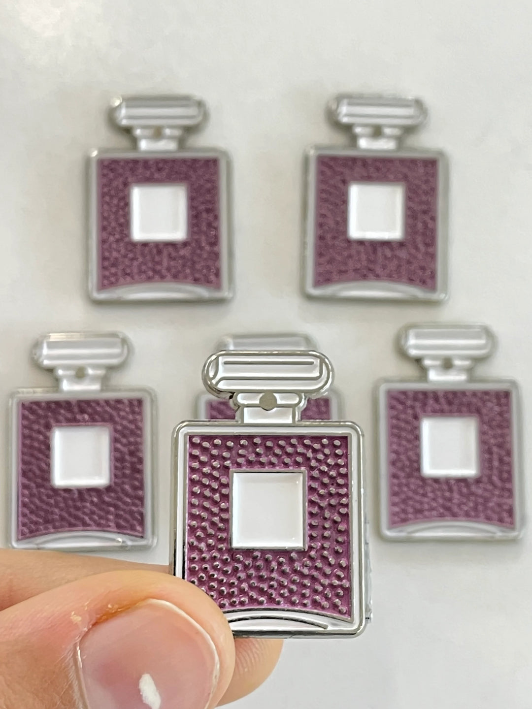 Metallstickers med egen design – Bulk (100–5000 st)