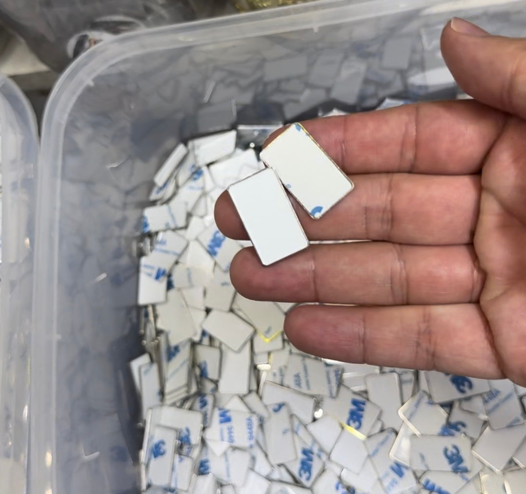 Metallstickers med egen design – Bulk (100–5000 st)