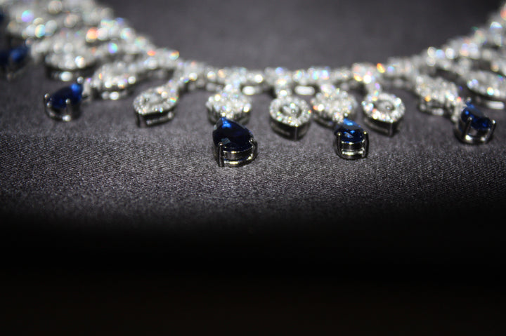 Lyxigt Smyckeset i Äkta Silver – Halsband, Armband, Örhängen & Ring med Glittrande Stenar