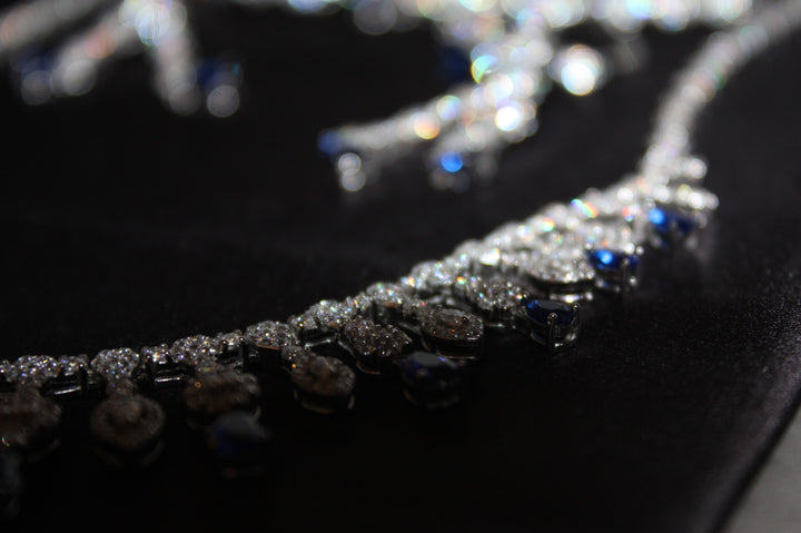 Lyxigt Smyckeset i Äkta Silver – Halsband, Armband, Örhängen & Ring med Glittrande Stenar