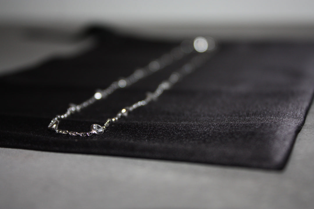 Elegant Silverhalsband med Infattade Stenar – 40 cm | Äkta 925 Silver