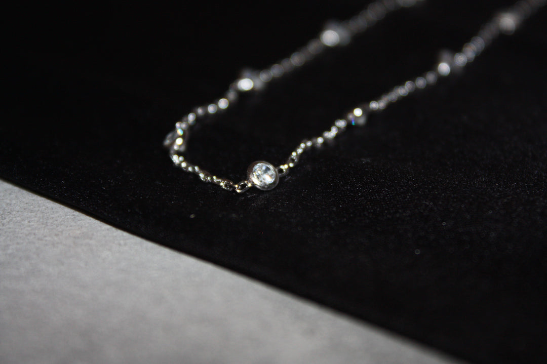 Elegant Silverhalsband med Infattade Stenar – 40 cm | Äkta 925 Silver