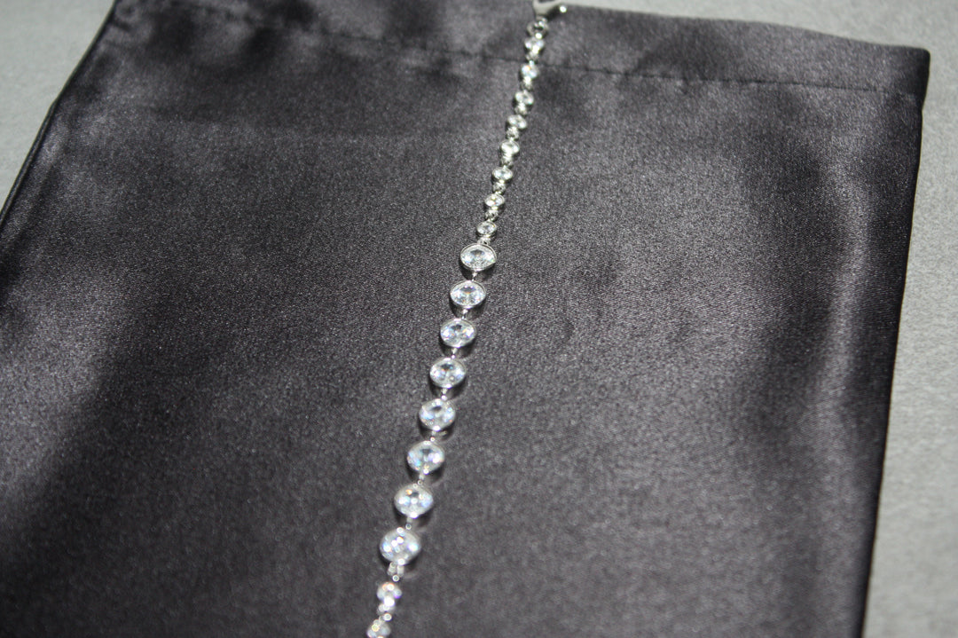 Crystal Line Elegant Armband i Äkta Silver med Naturliga Stenar – 5,4 g