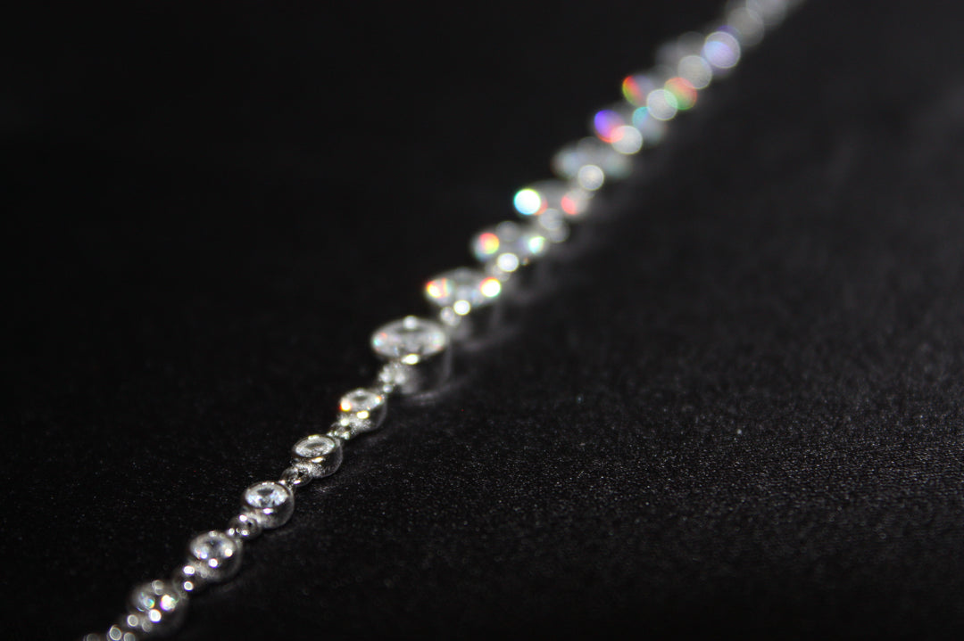 Crystal Line Elegant Armband i Äkta Silver med Naturliga Stenar – 5,4 g