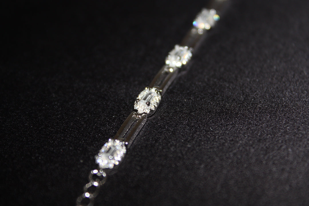 Aurora – Elegant Silverarmband med Rektangulära Glittrande Stenar – 8,18g