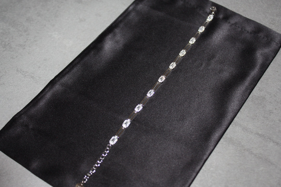 Aurora – Elegant Silverarmband med Rektangulära Glittrande Stenar – 8,18g