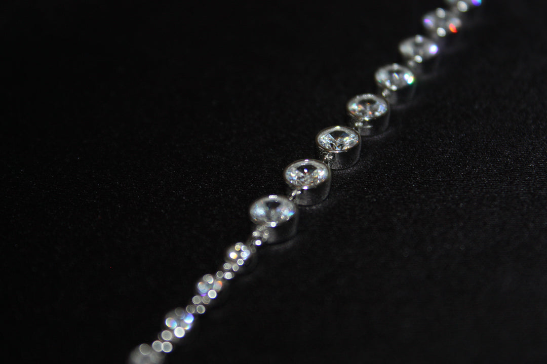 Crystal Line Elegant Armband i Äkta Silver med Naturliga Stenar – 5,4 g