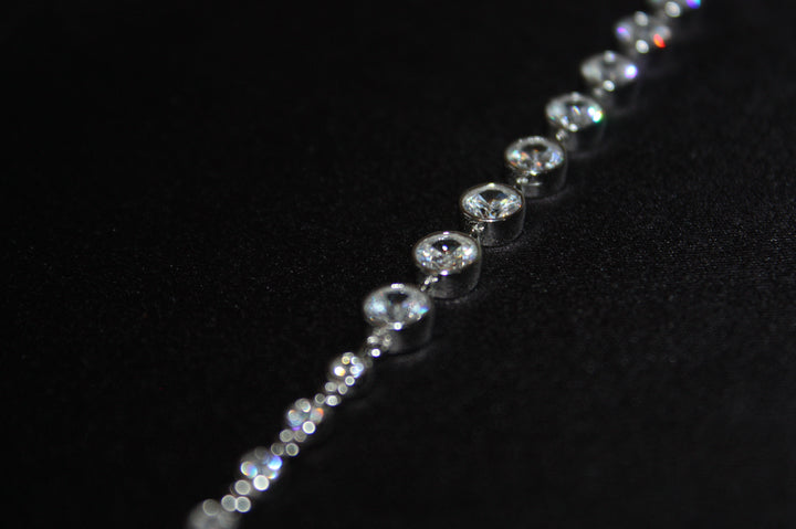 Crystal Line Elegant Armband i Äkta Silver med Naturliga Stenar – 5,4 g