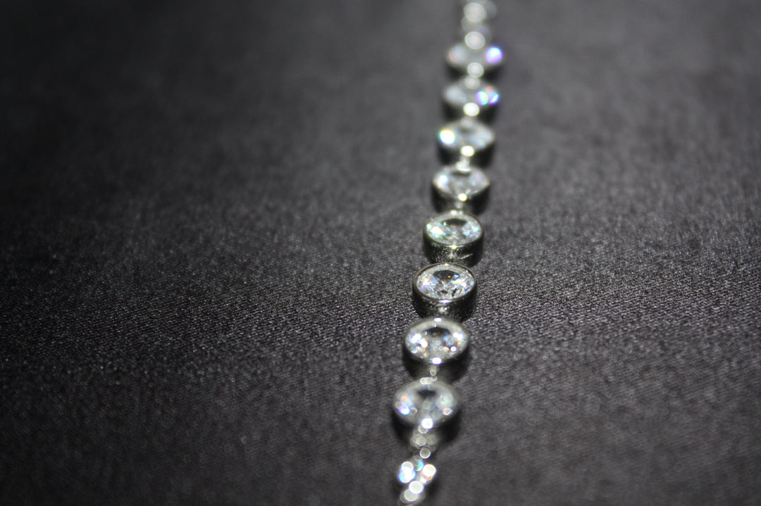 Crystal Line Elegant Armband i Äkta Silver med Naturliga Stenar – 5,4 g