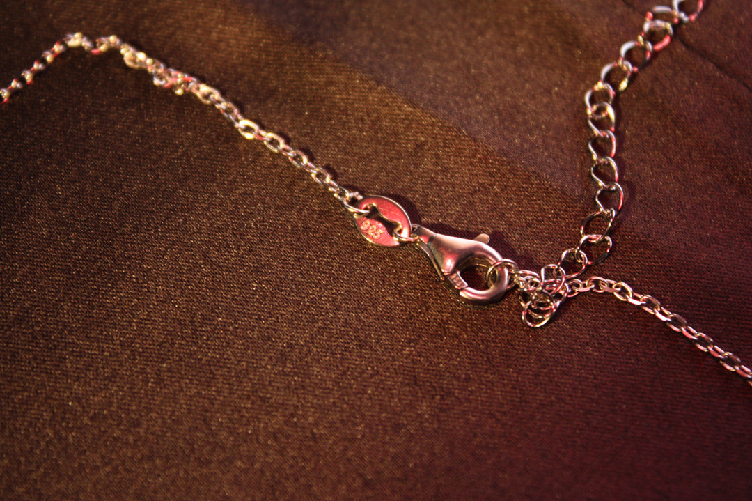 Luna – Halsband i Äkta Silver med Pärla & Glittrande Stenar – 3.89 g