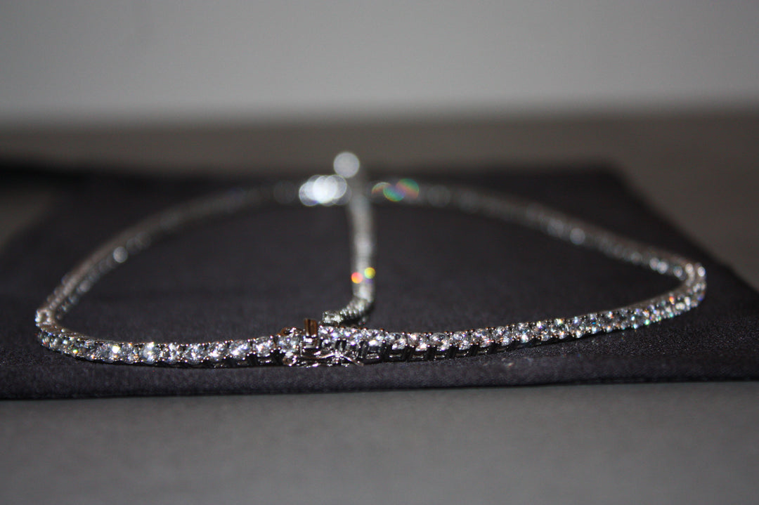 Stella Duo – Lyxigt Halsband & Armband i Silver med Glittrande Stenar