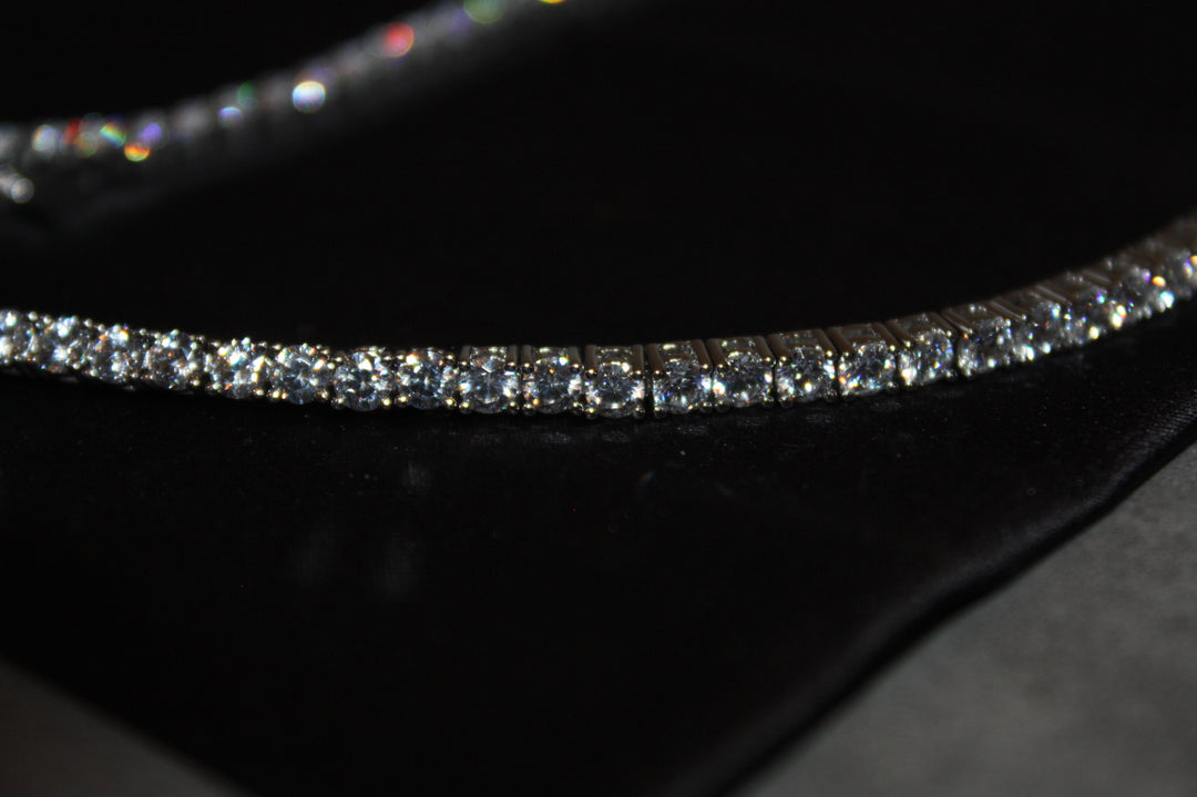 Stella Duo – Lyxigt Halsband & Armband i Silver med Glittrande Stenar