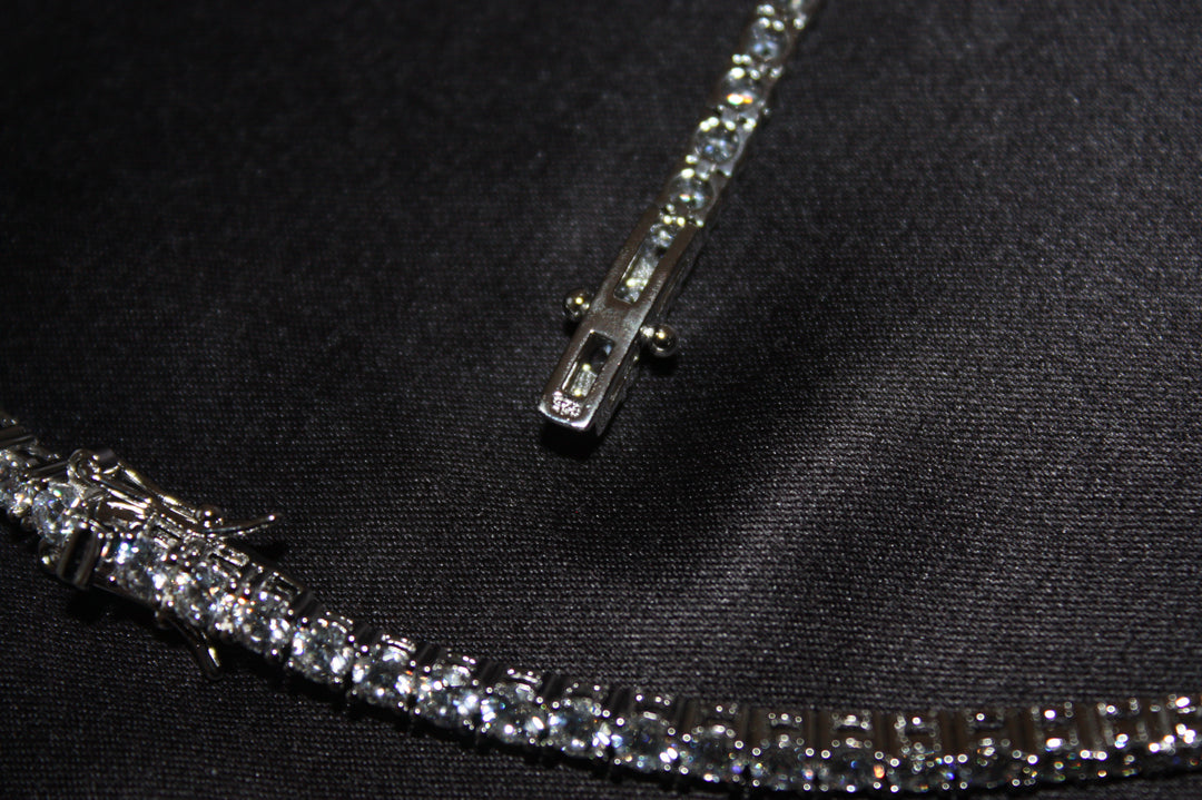 Stella Duo – Lyxigt Halsband & Armband i Silver med Glittrande Stenar