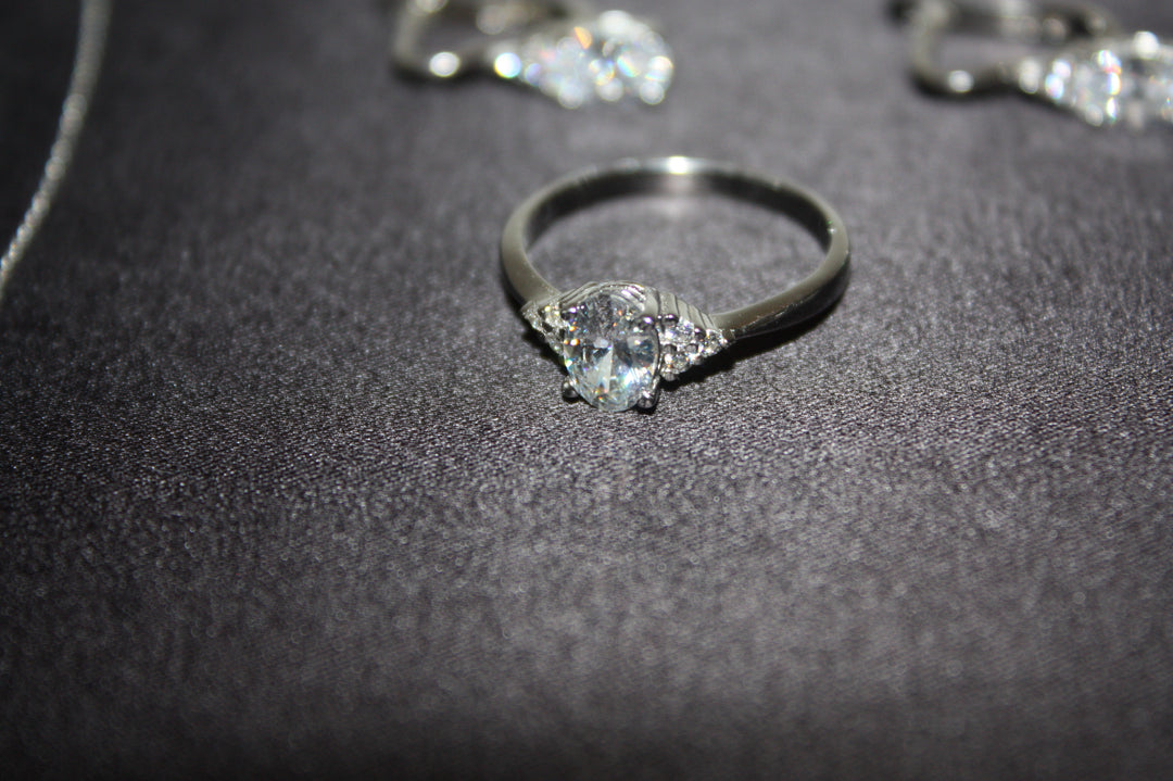 Aurora Elegance – Smyckeset i Sterling Silver med Swarovski Zirconia