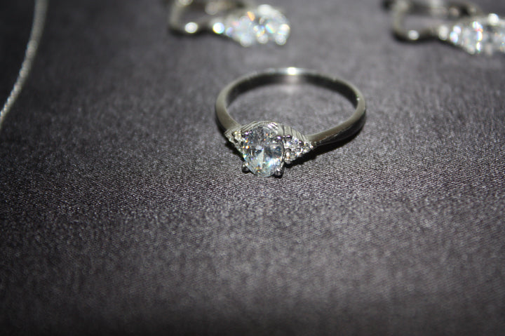 Aurora Elegance – Smyckeset i Sterling Silver med Swarovski Zirconia