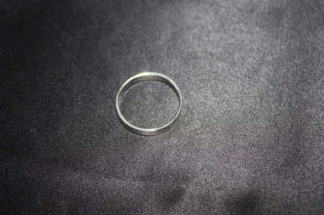 Elegant ring i äkta 925 silver – Tidlös design för varje tillfälle