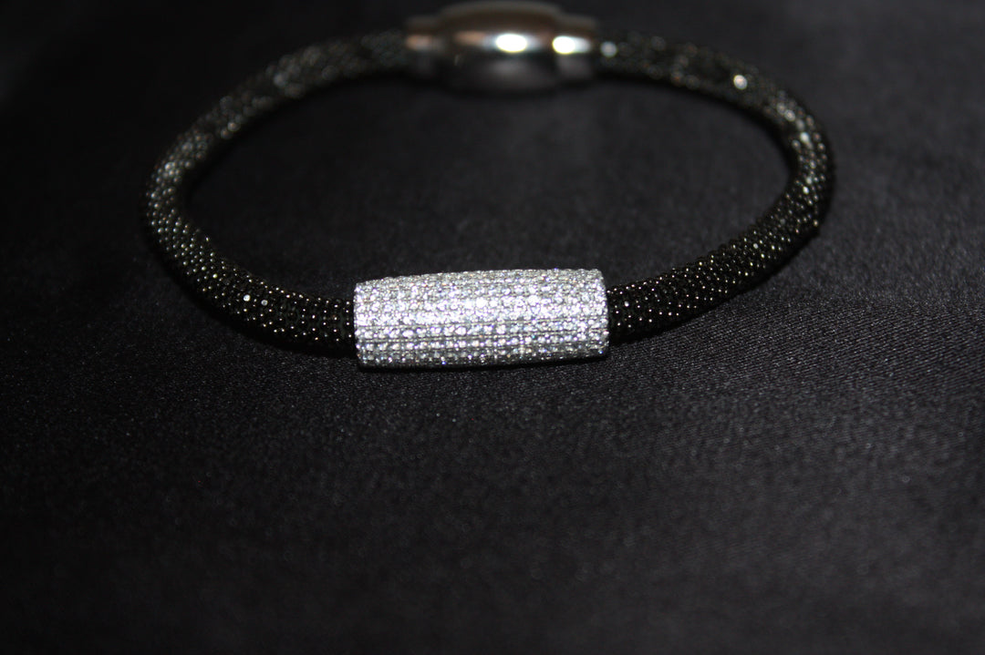 Midnight Spark - Elegant Silverarmband med Svart Mesh & Kristallcylinder – 925 Sterling Silver
