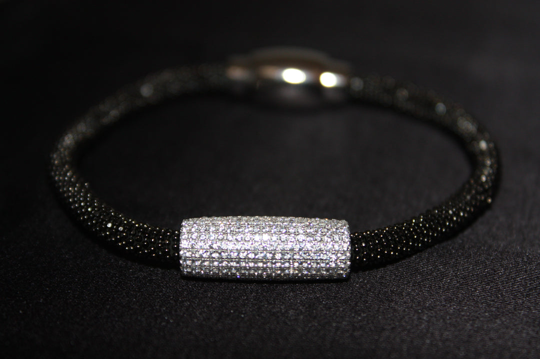 Midnight Spark - Elegant Silverarmband med Svart Mesh & Kristallcylinder – 925 Sterling Silver