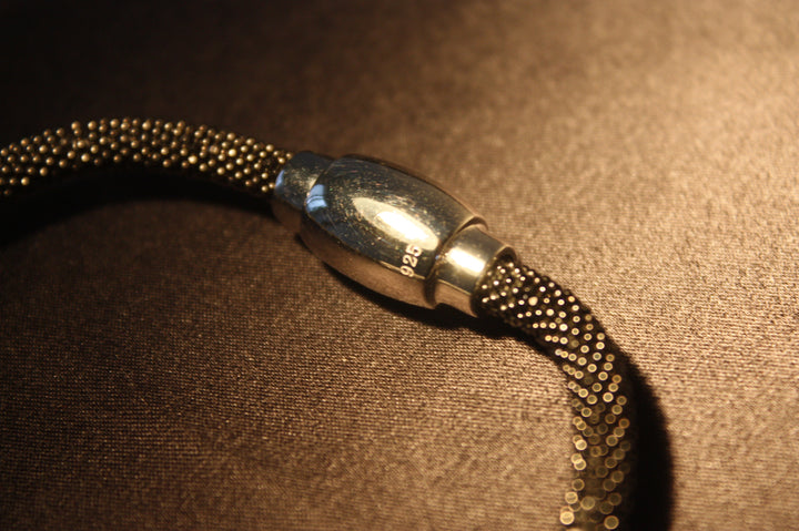 Midnight Spark - Elegant Silverarmband med Svart Mesh & Kristallcylinder – 925 Sterling Silver
