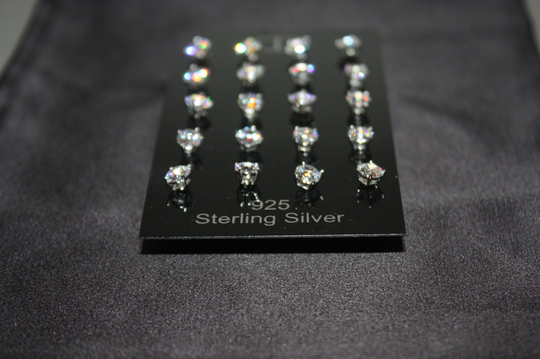 Elegant gnistrande örhänge i 925 silver – säljs styckvis