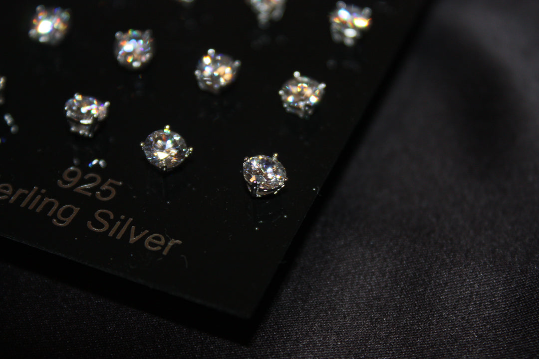 Elegant gnistrande örhänge i 925 silver – säljs styckvis