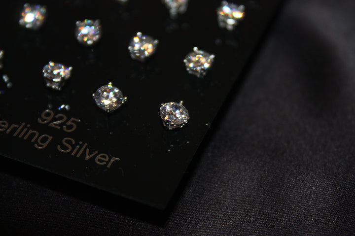 Elegant gnistrande örhänge i 925 silver – säljs styckvis