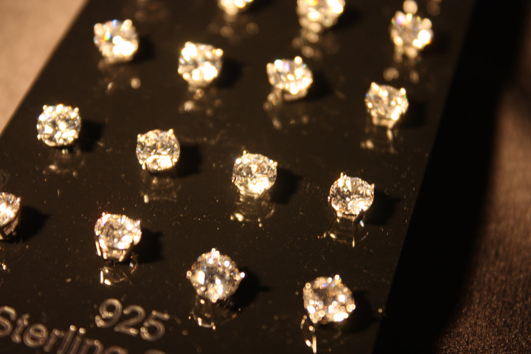 Elegant gnistrande örhänge i 925 silver – säljs styckvis