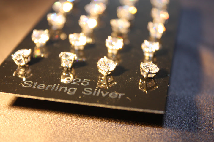 Elegant gnistrande örhänge i 925 silver – säljs styckvis