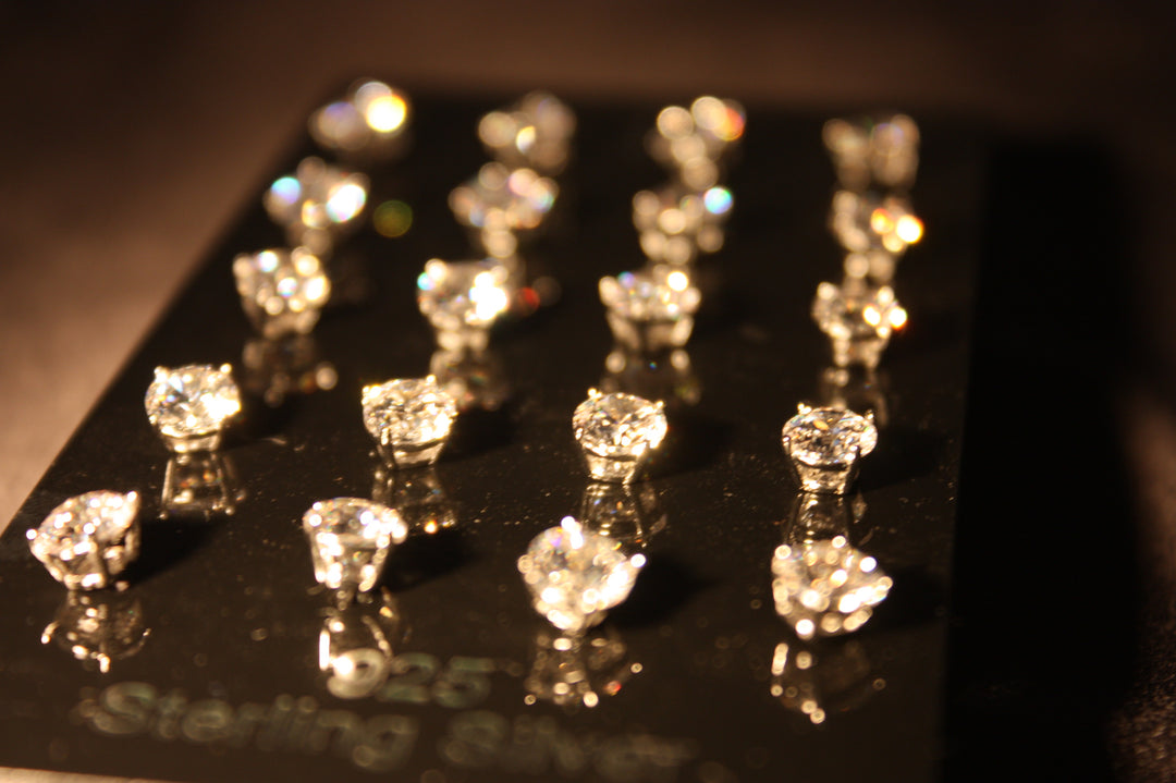 Elegant gnistrande örhänge i 925 silver – säljs styckvis