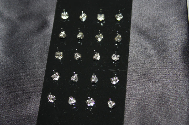 Elegant gnistrande örhänge i 925 silver – säljs styckvis