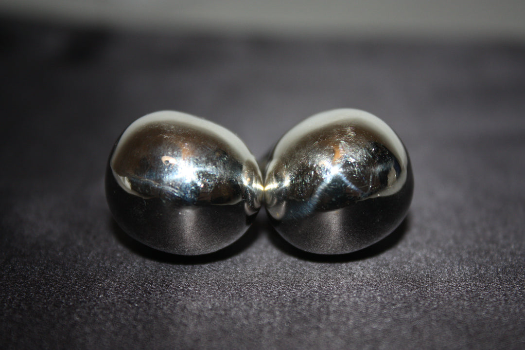 Skulpturala Silverdroppar – Statementörhängen i Sterling Silver