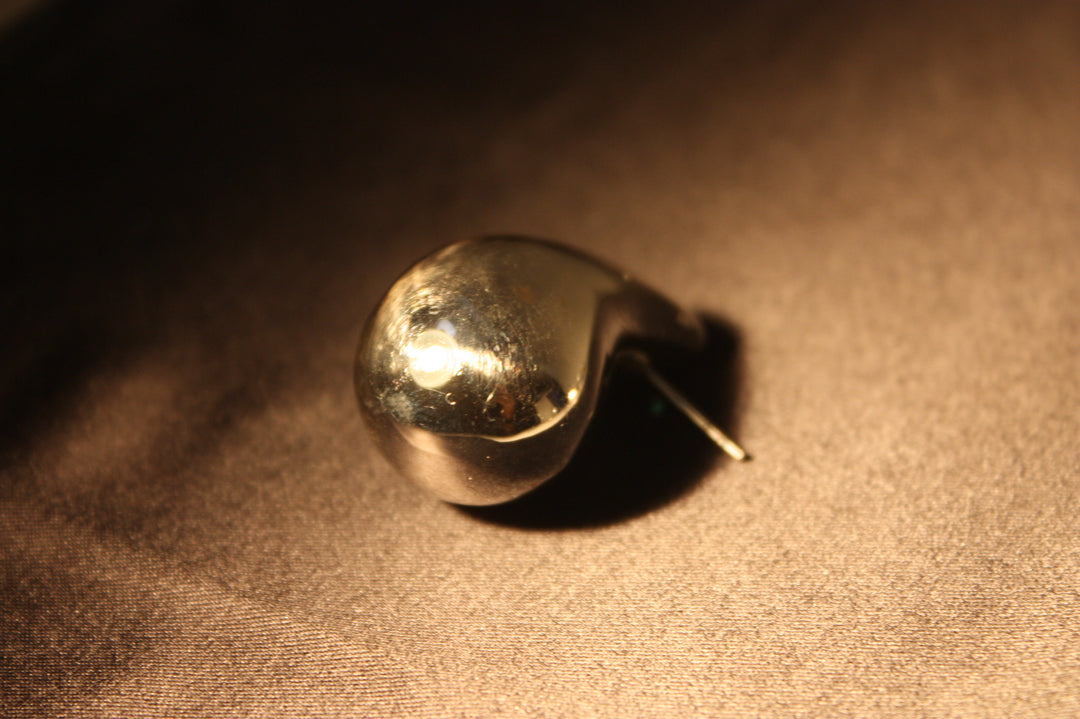 Skulpturala Silverdroppar – Statementörhängen i Sterling Silver