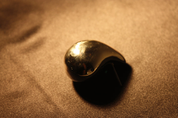 Skulpturala Silverdroppar – Statementörhängen i Sterling Silver