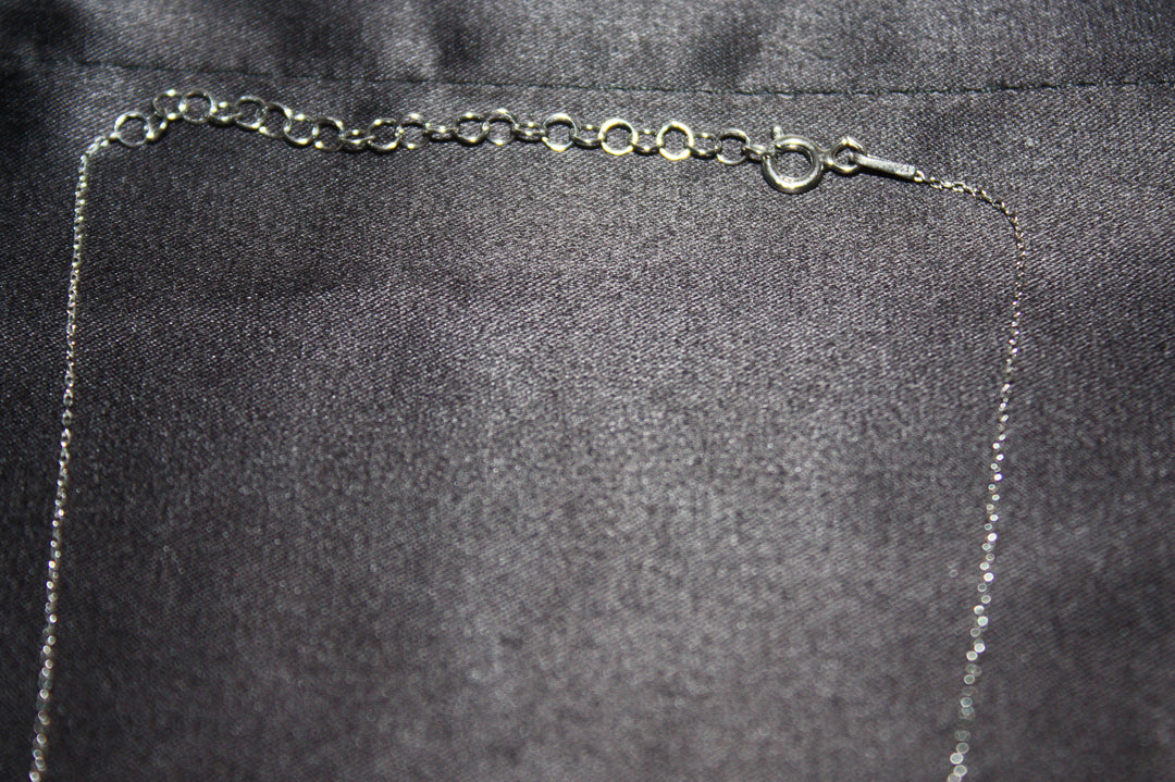 Royal Radiance - Halsband i Silver med Fyrkantig Prinsesslipad Sten