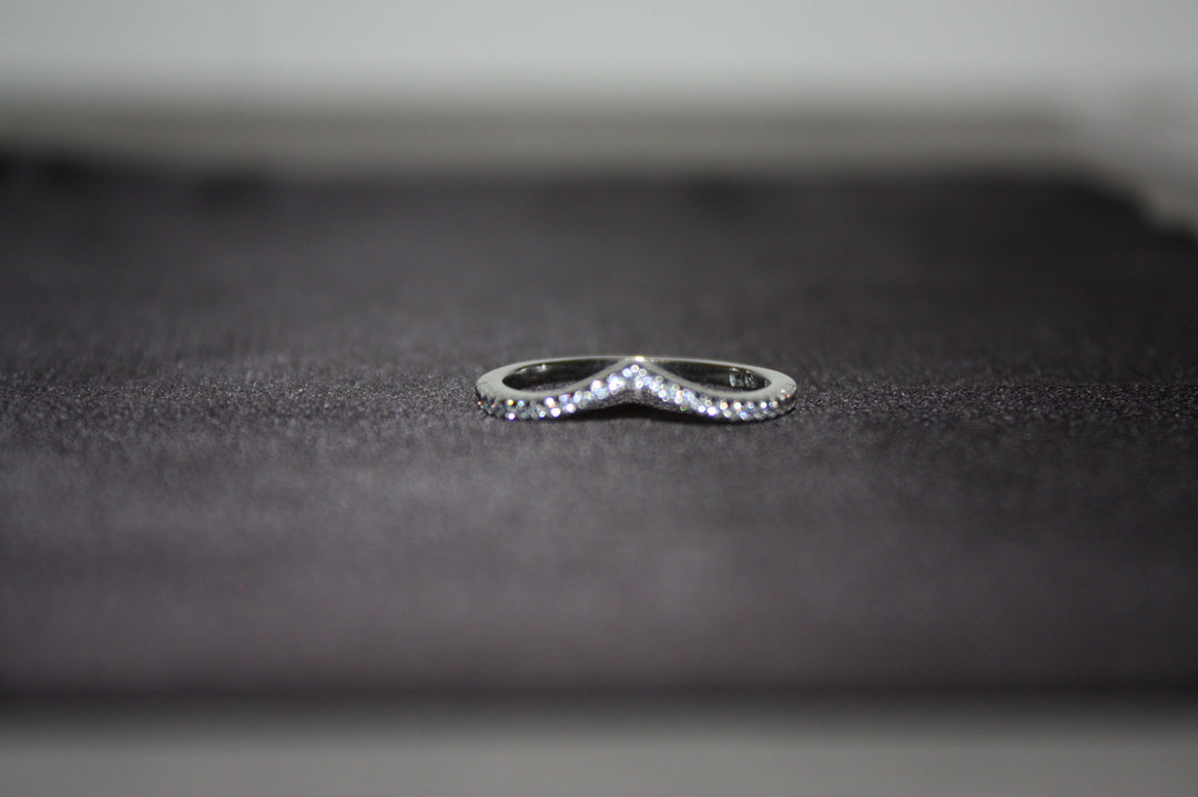 V-Shine 925 Silverring med Simulerade Diamanter