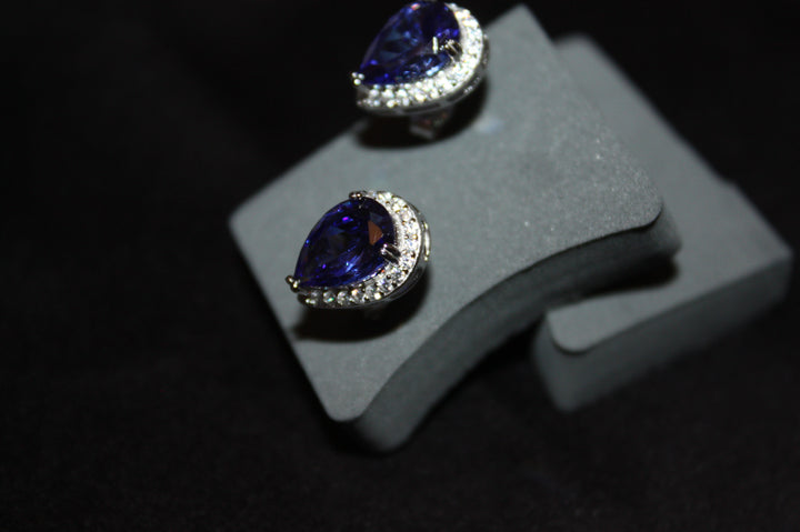 Midnight Teardrops – Droppformade örhängen i silver med safirblå stenar – 3,72g