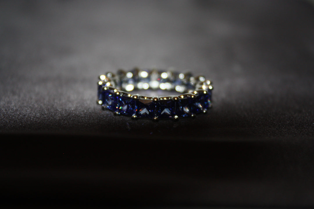 Celeste - Silverring med Safirblå Stenar - 5,84g