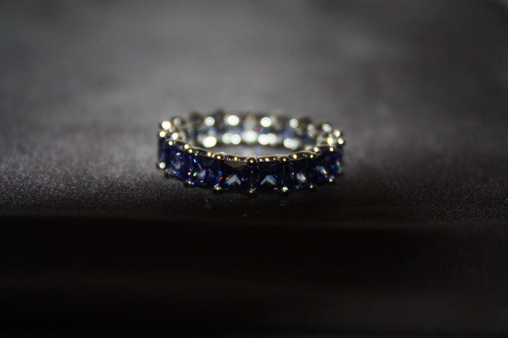 Celeste - Silverring med Safirblå Stenar - 5,84g